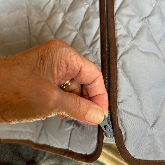 Outback Trading Company - Ladies Down & Country Vest - Picture 7 of 10